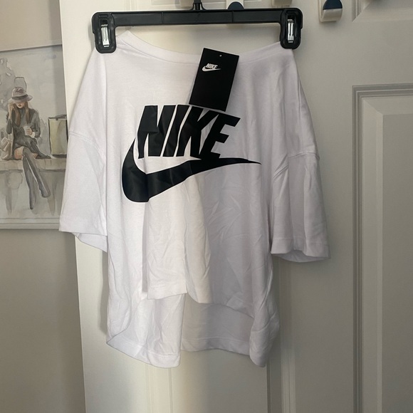 Nike Tops - BUNDLE FOR 50% OFF Nike crop top